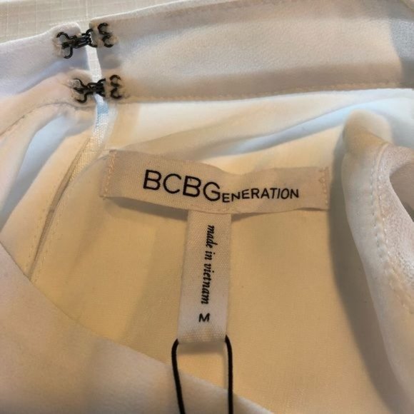 BCBG WOMEN’S WHITE  FLOWY DRESS! Perfect rehearsal, bridal shower dress - Picture 8 of 11